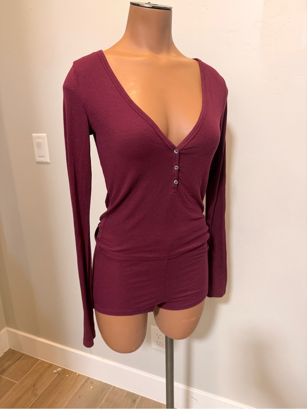 Ribbed pajamas Lounge Set Long Sleeve Top & Shorts Victoria’s Secret SMALL (AZA